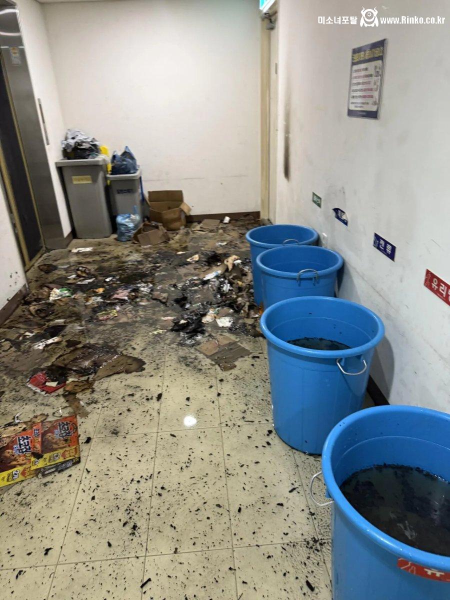 흡연자가 담배꽁초 버려서 58층 아파트 불남