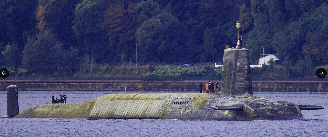 6개월동안 바닷속에서 작전하다 나온 잠수함