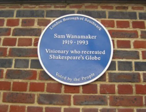 죽었다가 부활한 극장 이야기