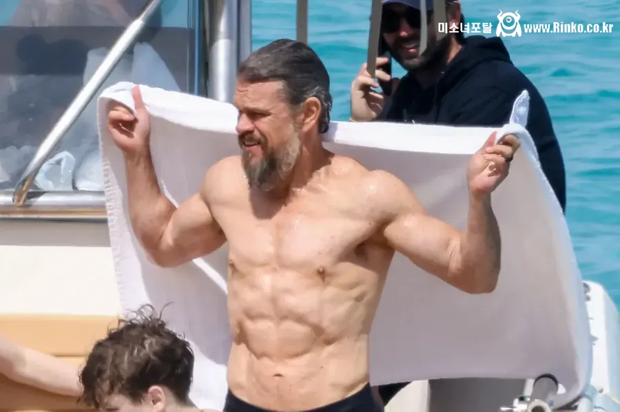 올해 55살인 맷 데이먼 몸매 위엄 ㄷㄷㄷ