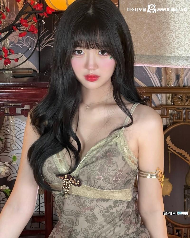 노력 많이 하는 락키걸 한예슬