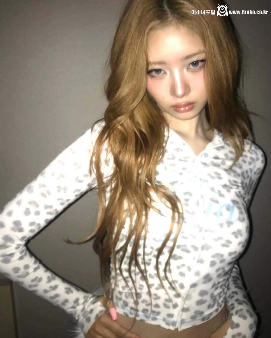 아이브 레이 얜 왜 맨날 표정이 이런거임?