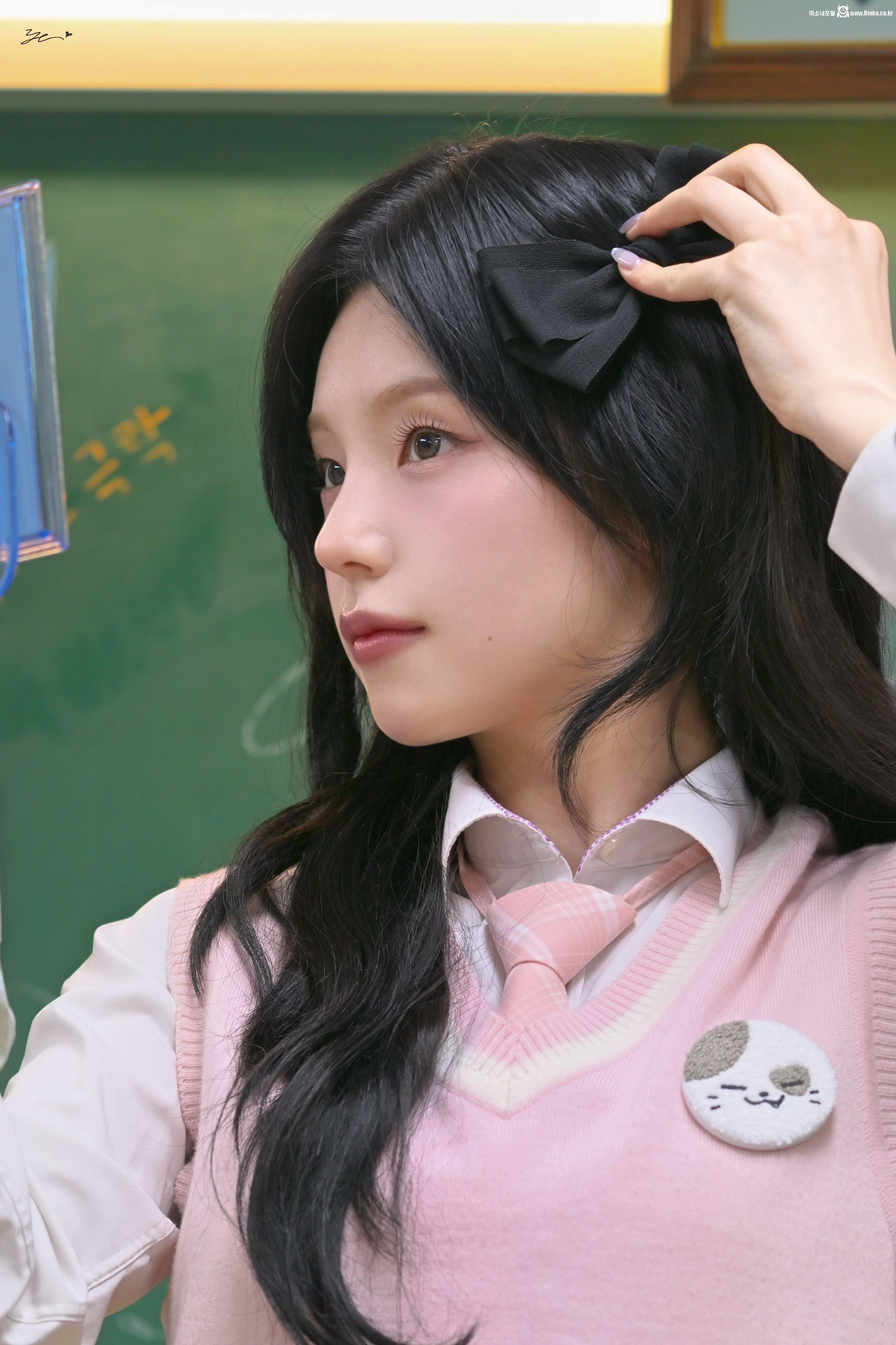 ITZY 예지 정도면 존예는 아니더라도 이쁜건 맞죠?