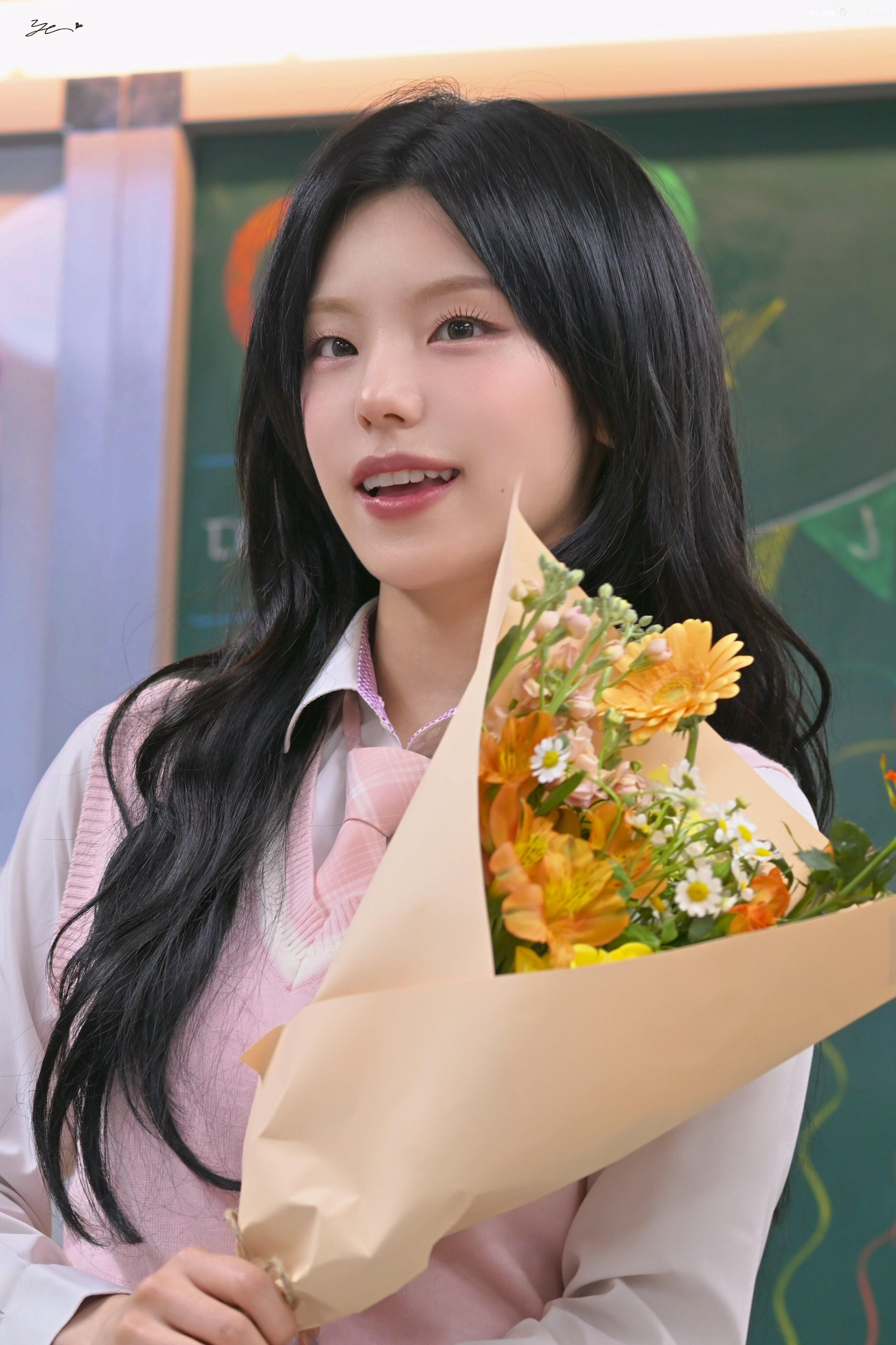 ITZY 예지 정도면 존예는 아니더라도 이쁜건 맞죠?