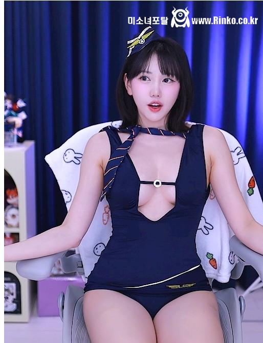 유치땅 트위치 시절엔 이런 거 안입었는데.. 1