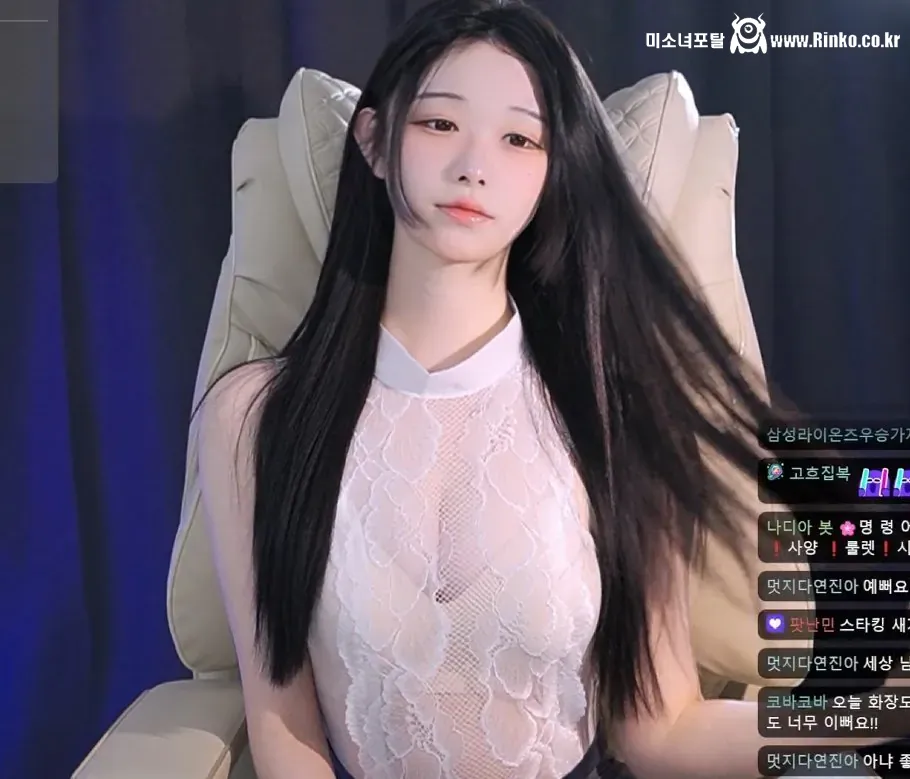 속살 다 보이는 여캠 시스루 2