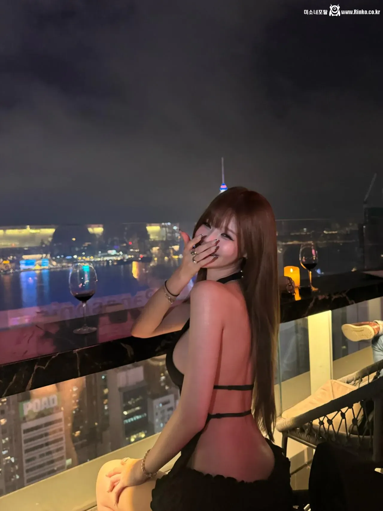 홍콩이 몸매 지리는 여캠들이 많네.. 6