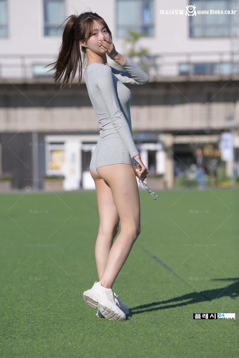 여대생 등교룩 패션 코디와 스타일링 아이디어 12