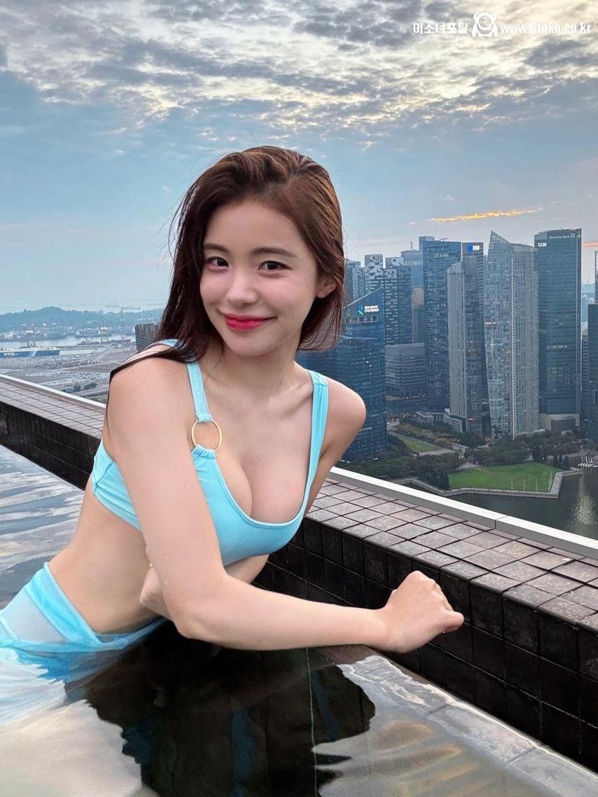 치어리더 비키니 화보와 운동하는 건강한 아름다움 7