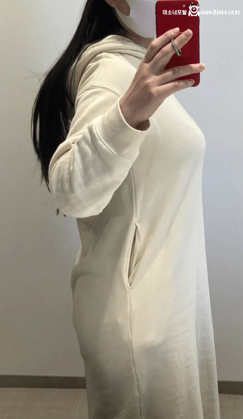 가슴 큰 여성들이 타이트한 옷을 선호하는 패션 심리와 스타일링 방법 2