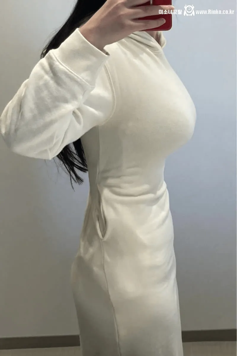 가슴 큰 여성들이 타이트한 옷을 선호하는 패션 심리와 스타일링 방법 3