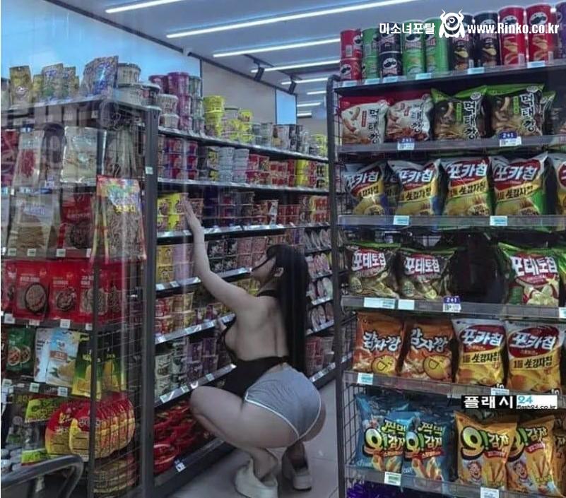 [편순이] 더운 날씨에 어울리는 편순이의 시원한 여름 의상 스타일 1