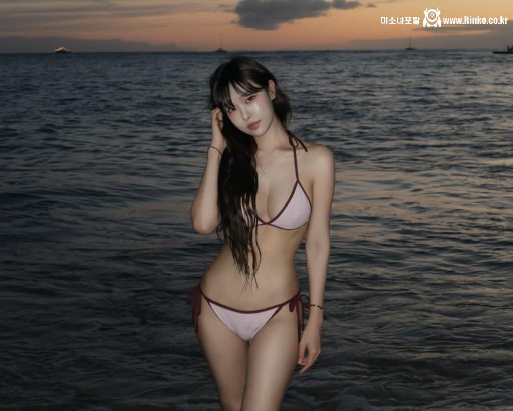 [이지은] 핑크 비키니로 보여준 완벽한 몸매와 여름 휴가 스타일 1