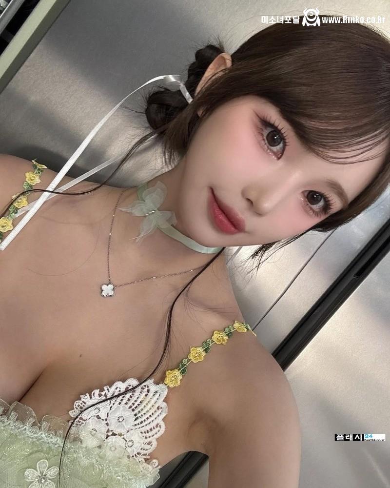 [윤영서] 전 치어리더 윤영서, 은퇴 후 근황과 새로운 도전 화제 13