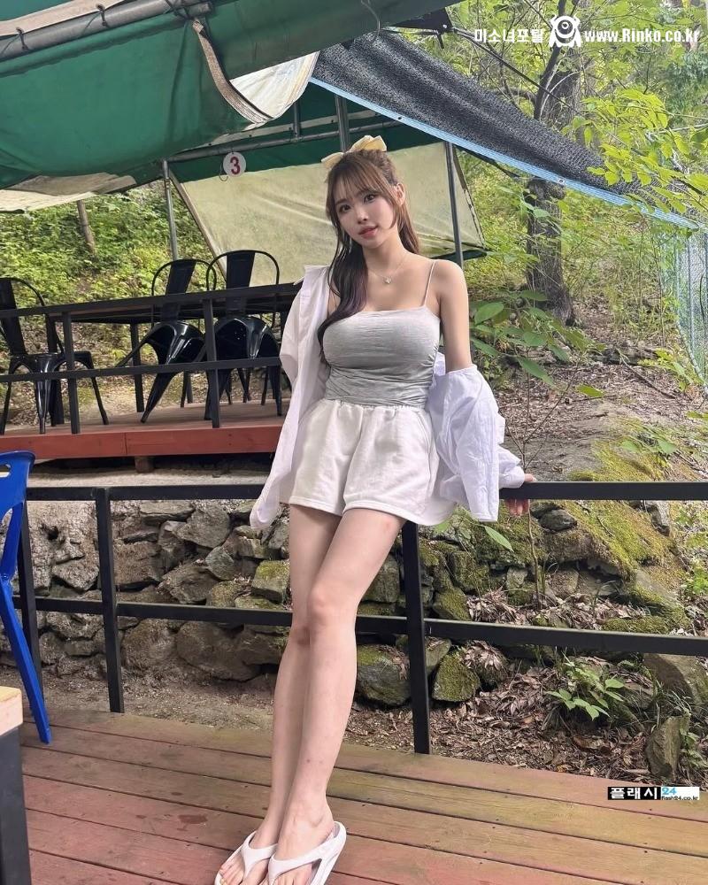 [윤영서] 전 치어리더 윤영서, 은퇴 후 근황과 새로운 도전 화제 12