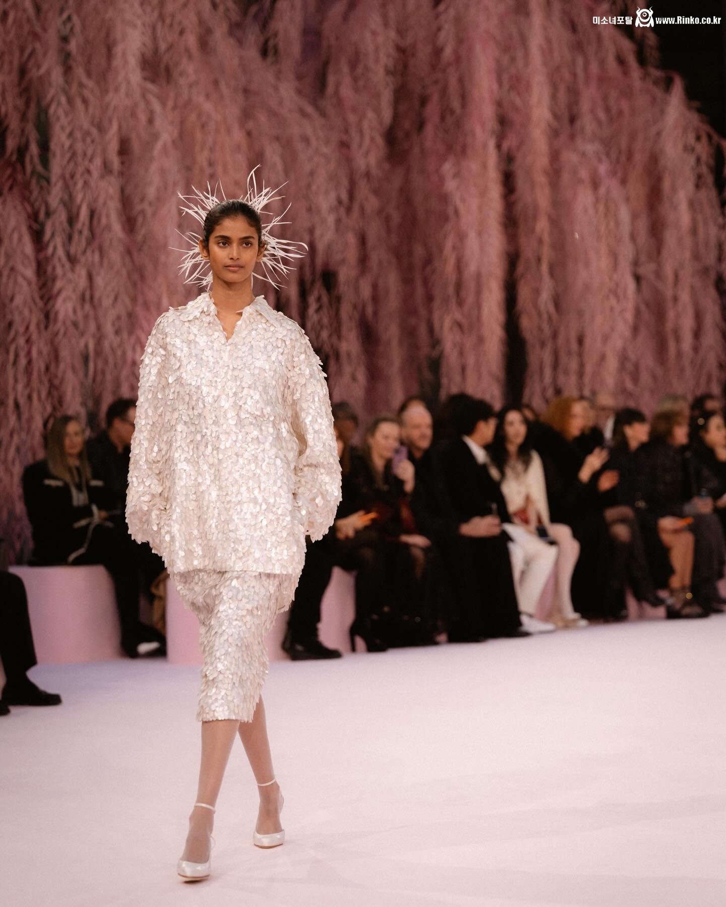 샤넬이 찐으로 보자마자 독점 걸었다는 현 뮤즈 9