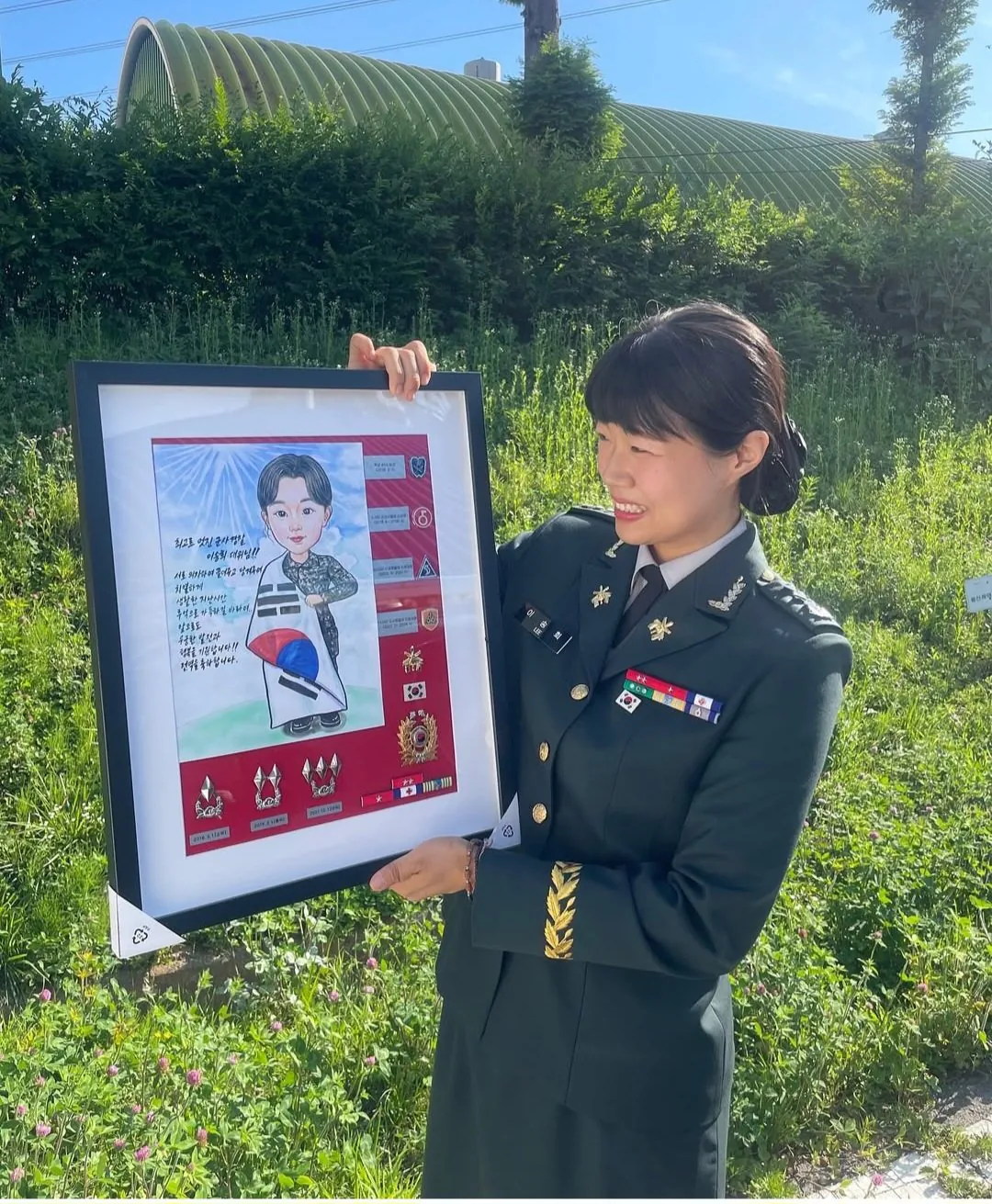 전직 여성 장교, "여군 특별 대우 받는건 수치스러운 일"