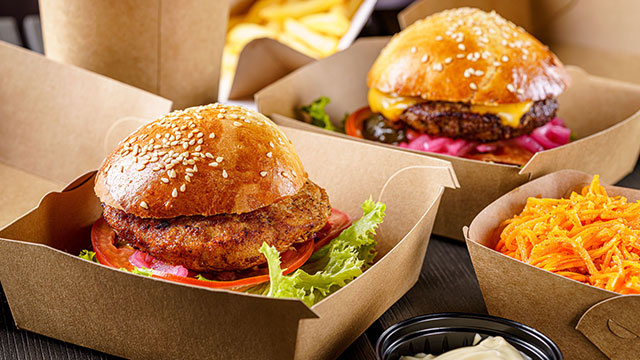 여러 이유로 햄버거 먹는 사람 많음