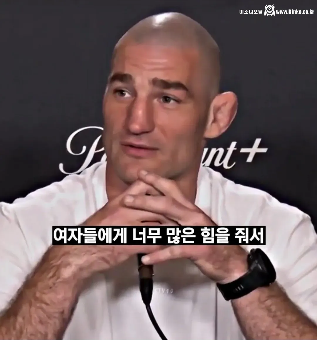 오늘 UFC 남성부 챔피언의 여성부 비하발언 11