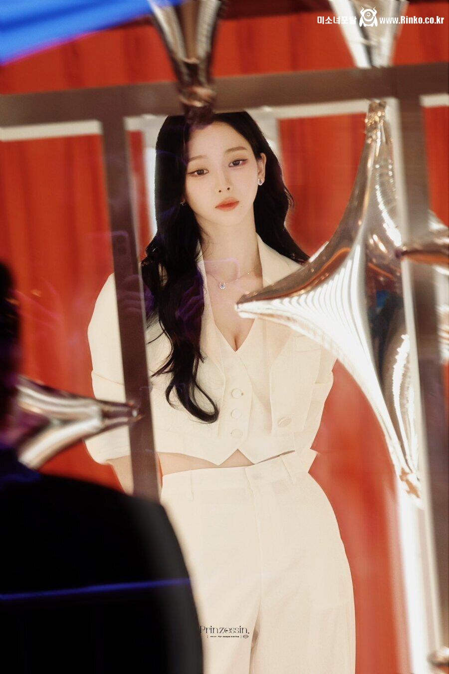 은근슬적.. 카리나 슴골 ㄷㄷ 5