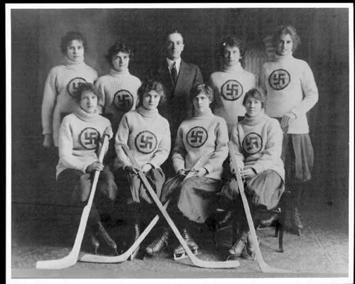 뭔가 이상한 1916년 캐나다 여자 아이스하키 팀 유니폼