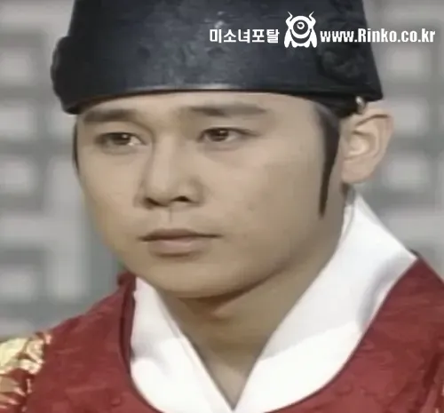 폐위되는 왕족 전문 배우 3