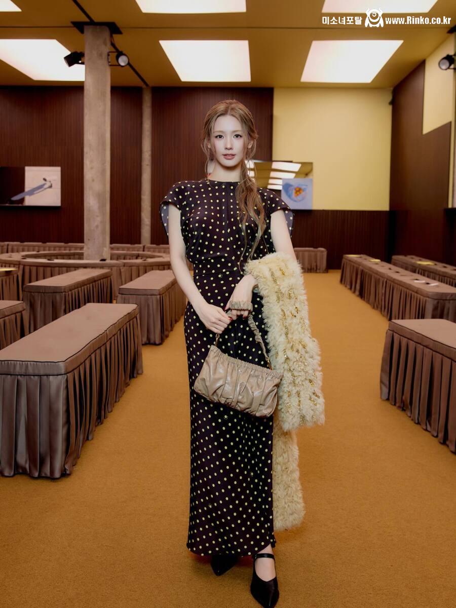 이렇게 보니깐 아이들 미연이 대존예긴 하네 ㄹㅇ 8