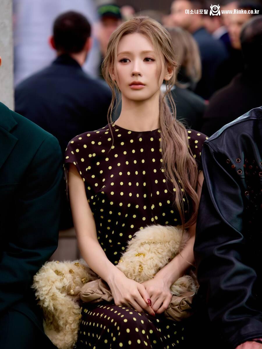 이렇게 보니깐 아이들 미연이 대존예긴 하네 ㄹㅇ 17