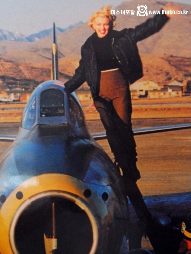 과거 한국을 방문했던 마릴린 먼로 7