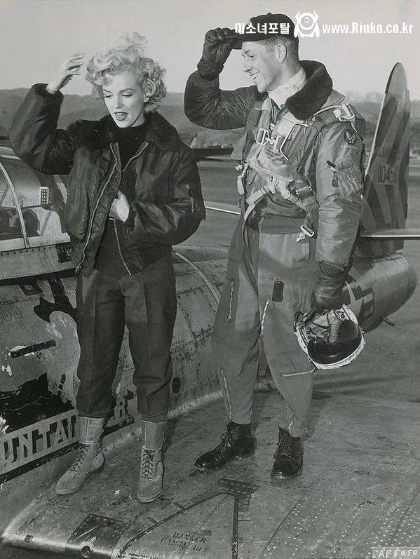 과거 한국을 방문했던 마릴린 먼로 13