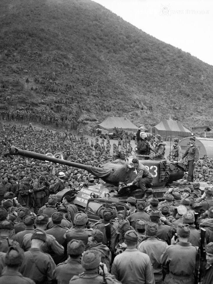 과거 한국을 방문했던 마릴린 먼로 10