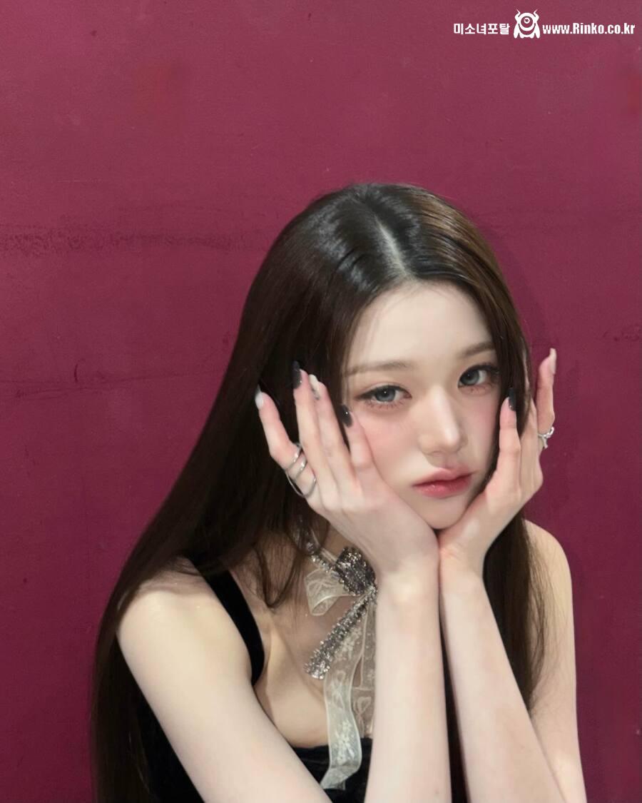 오늘도 미친 미모를 보여주는 여자아이돌 3