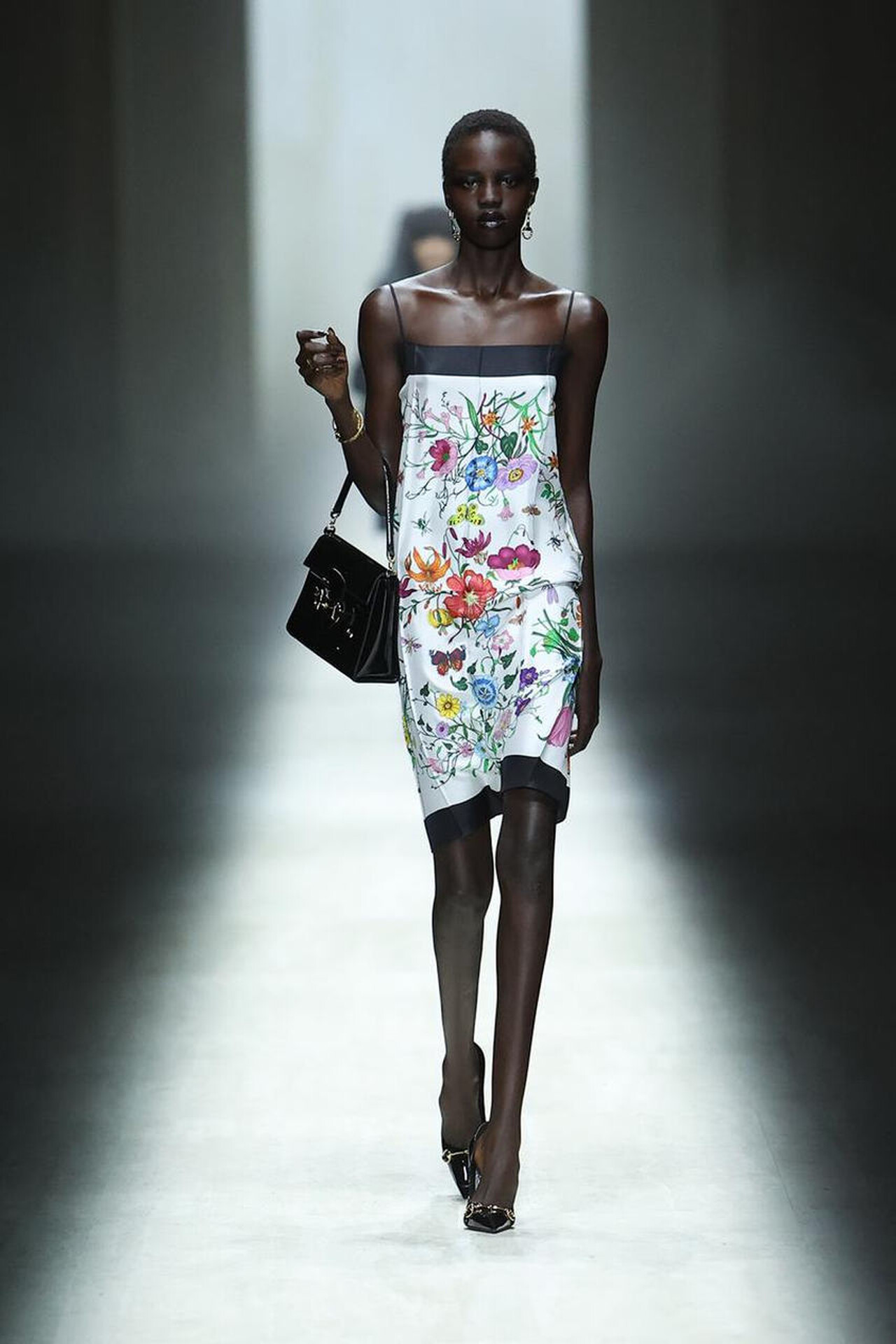 디자이너 바뀌고 처음 공개된 구찌 여성복 신상