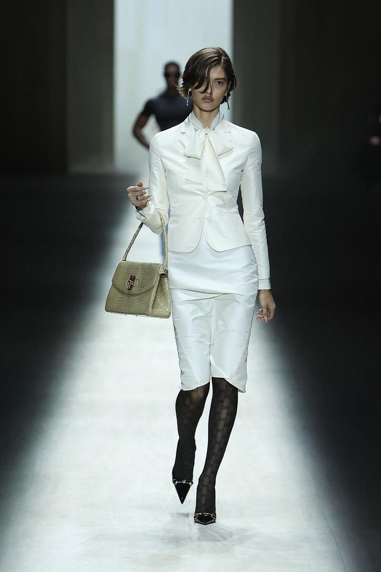 디자이너 바뀌고 처음 공개된 구찌 여성복 신상