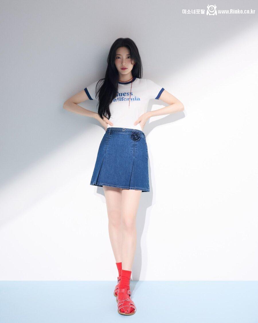 10년 째 게스 모델 재계약한 수지 봄 화보 9