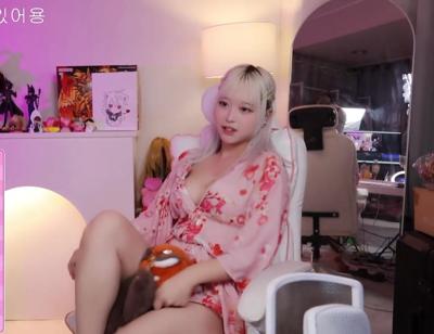 살다살다 인형이 부러운건 처음이네 1