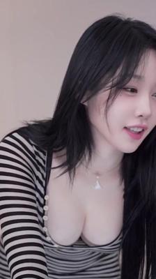 누워서 보여주는 한갱 검스 각선미 1