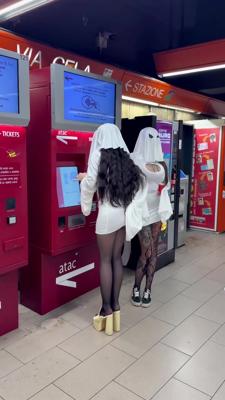 남자를 착정하는 유령 1