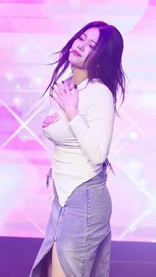 카리나와 유사한 피지컬을 가진 여성 연예인 및 방송인 소개 1