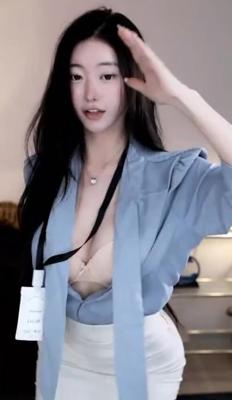 어제자 경고 받은 하니니 의상 1