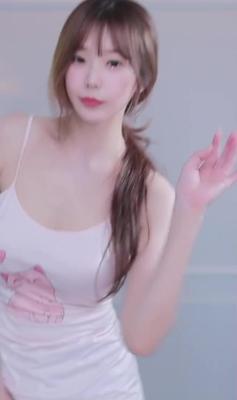 냐모이 가슴골 초근접샷 1