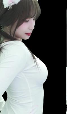 가슴에 점 위치가 ㄹㅇ 머꼴 포인트임 1