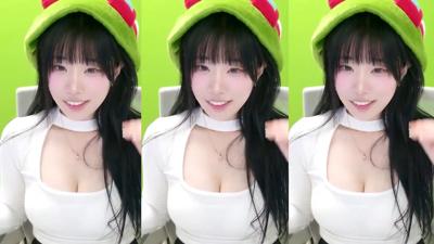 티모 모자 착용하고 슴골 보여주는 단하루 1