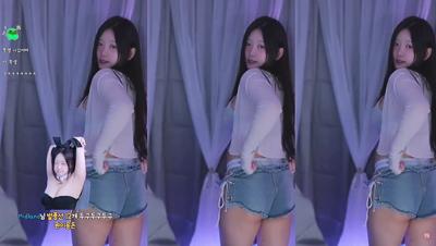 그냥 대놓고 엉덩이 보여주는 원이지라 뒷태 1