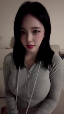 날 유혹하는 여친 1