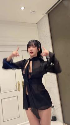 허리 놀림이 야릇한 처자 1