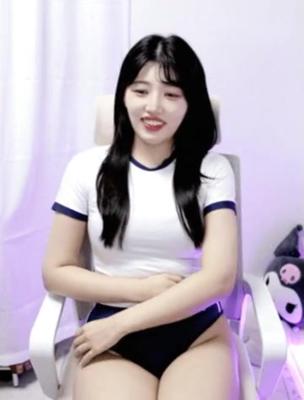 부르마 바지 바꿔입고 부끄러워하는 왕수 1