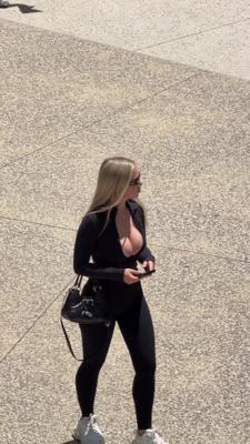 길거리 거유녀 1