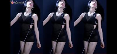 엉덩이 부분만 빵꾸 나 있는 김우유 1