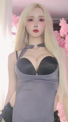 가슴 모양은 여캠 중 얘가 제일 이쁨 1